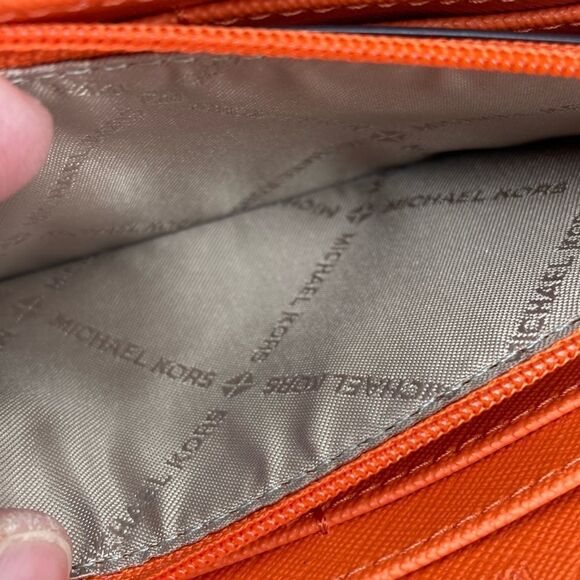 Michael Kors Jet Set Travel Large Saffiano Leather Quarter-Zip Wallet Bag Purse - Picture 8 of 10